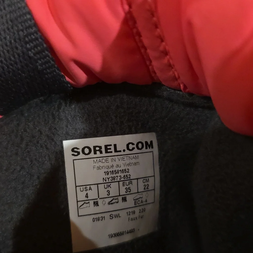 Sorel Pink and Black Kids Snow Boots, Excellent Condition, Size 4